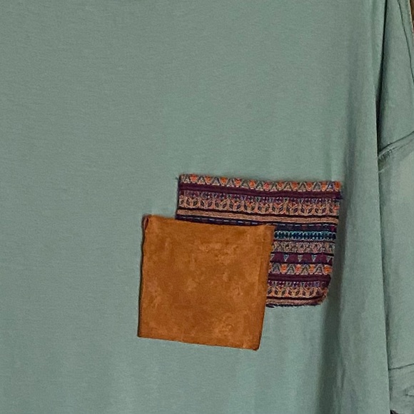 Easel Pocket Tee Green Cotton Oversized Womens Size Small Drop Shoulder Top - Picture 4 of 8